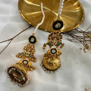 Naizhu Rhinestone Earrings